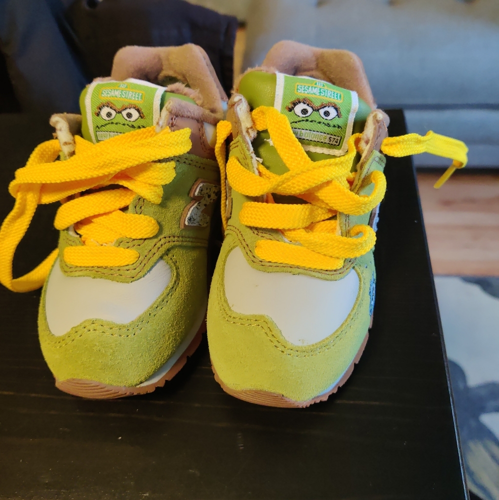 Toddler New balance Oscar the Grouch sneakers Size 6